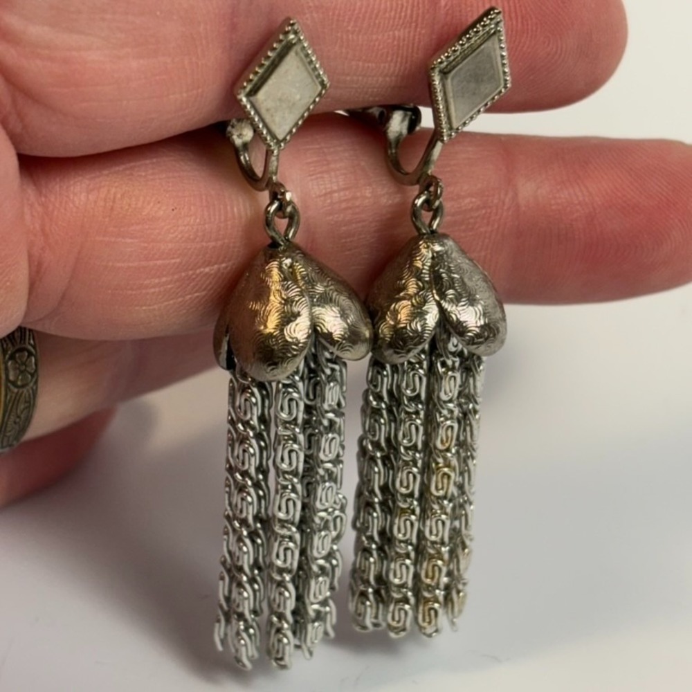 Vintage Earring Lot Coro Sarah Coventry Dramatic Flame Shape and Chain Design - Picture 5 of 9
